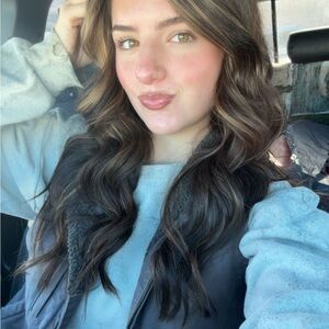 Meet your Posher, Ciara